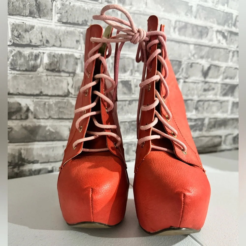 Coral Platform Lace up Booties Size‎ 7